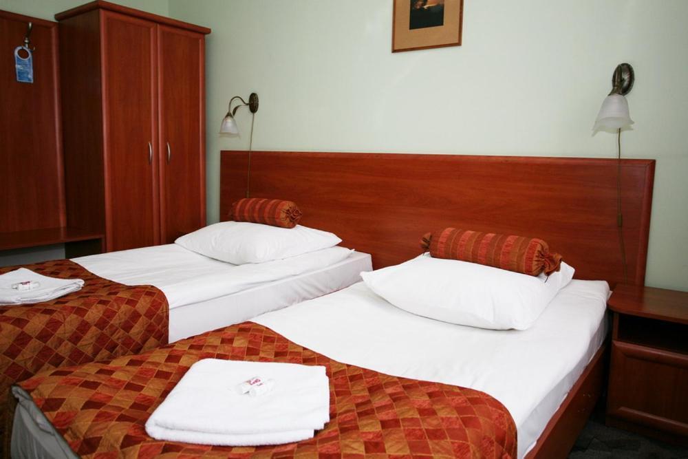Hotel Arkadia Легниця Екстер'єр фото