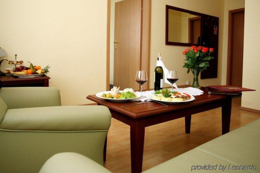 Hotel Arkadia Легниця Екстер'єр фото